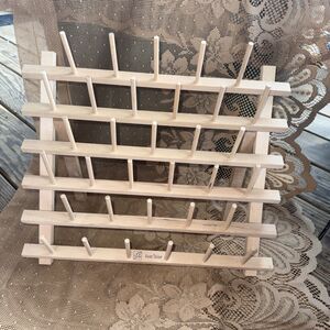 Unused June Tailor 33 Spool Wood Sewing Thread Rack JT680 Tabletop Organizer